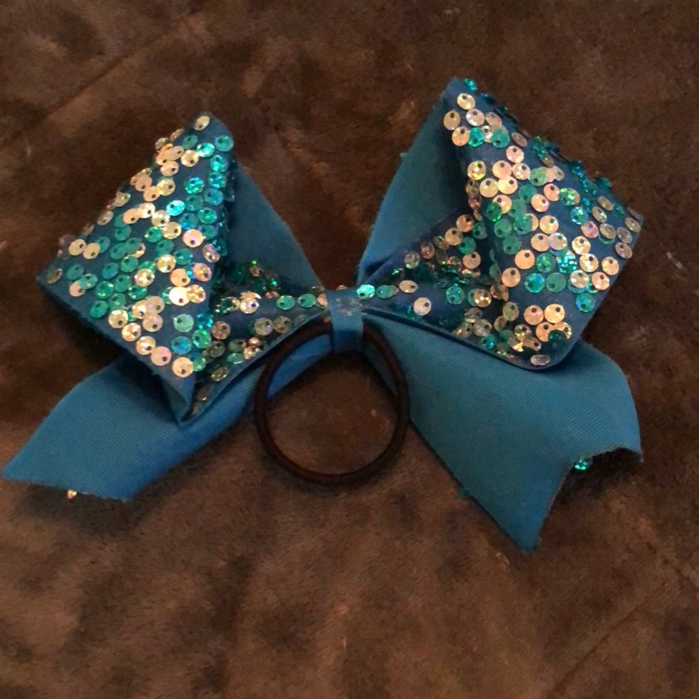 Cheer bow - Picture 3 of 3